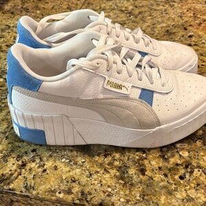 Puma White and Blue Casual Sneakers